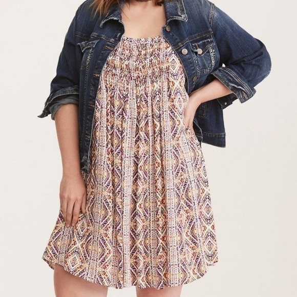 torrid Dresses & Skirts - Torrid DRESS 2/2X Lace Up Plus Size Pleated Gauze